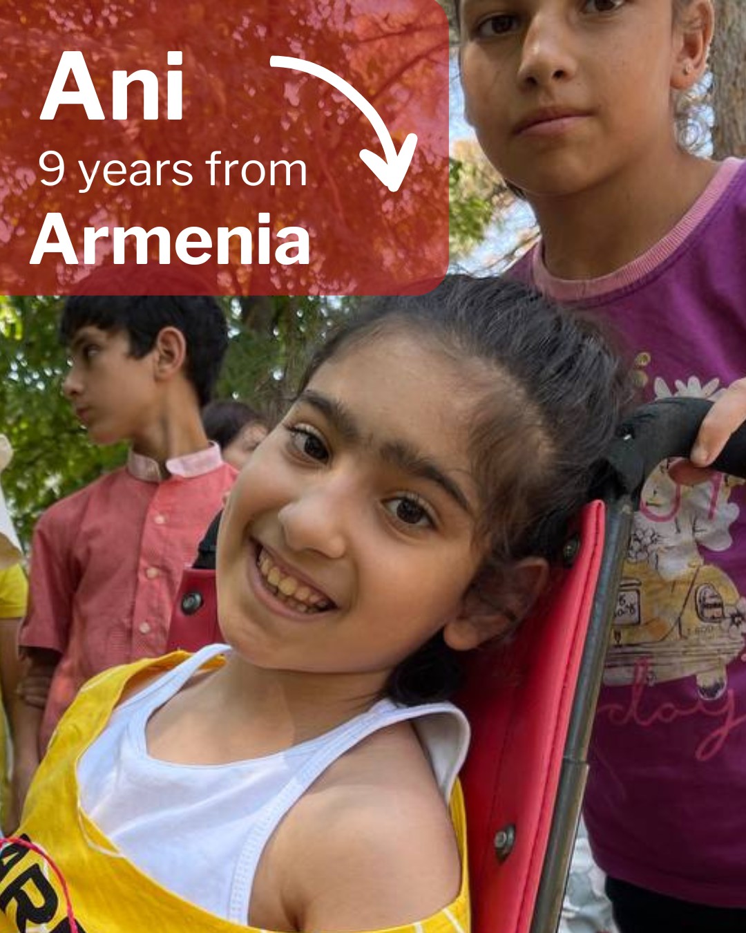 Website (3) Niårige Ani er kørestolsbruger. Sidste år deltog hun i en inkluderende sommerlejr.