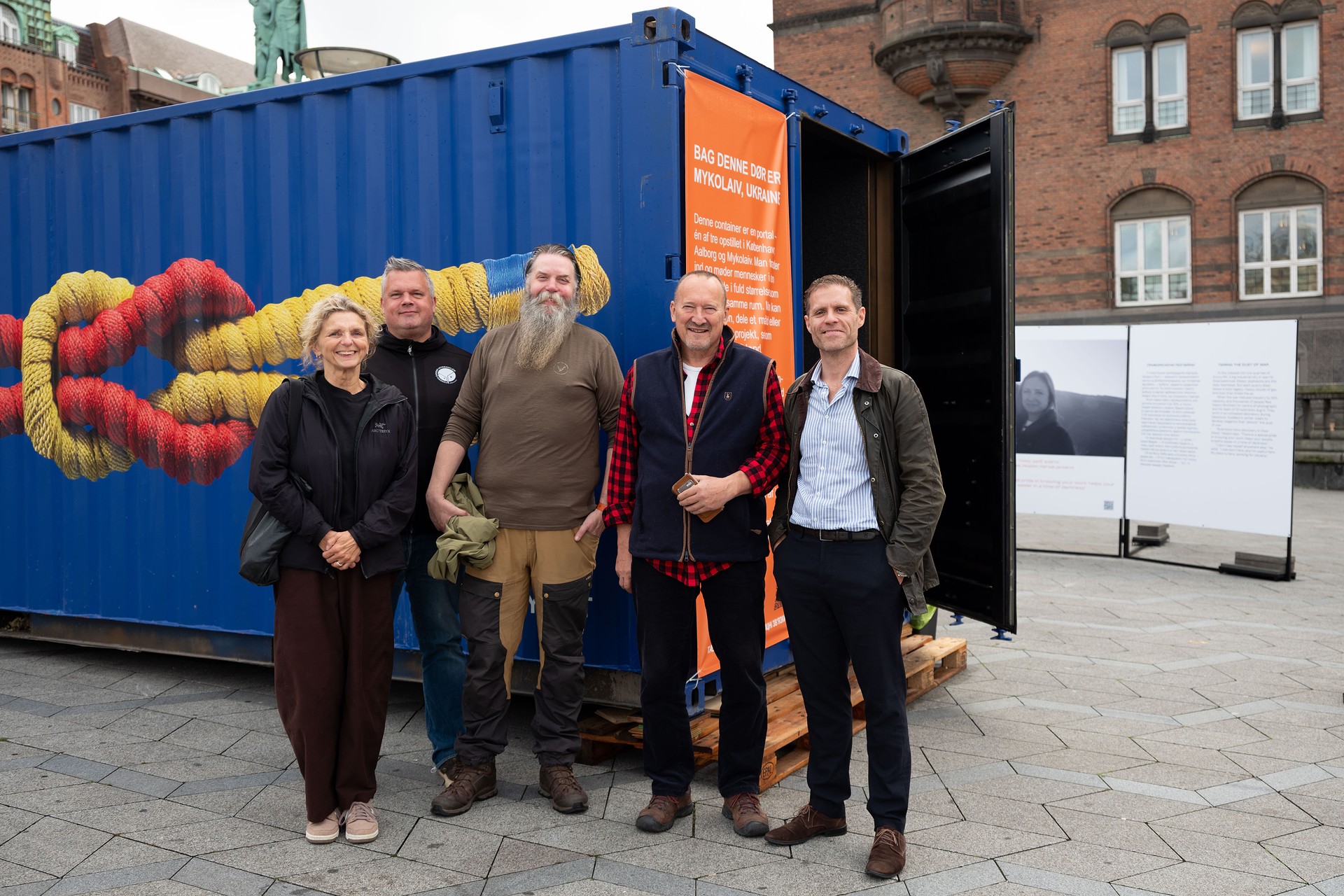 danske-veteraner De danske veteraner står på Rådhuspladsen